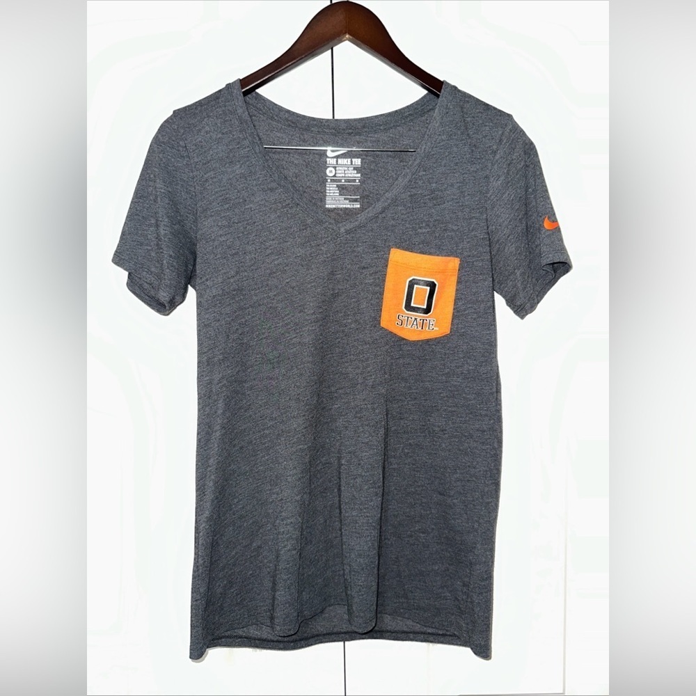The Nike Tee Lightweight Athletic Cut OSU Short Sleeve Shirt M